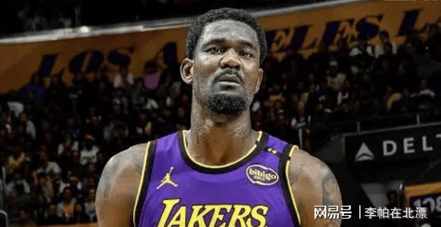 世俱杯分组-包含勇士主场大胜湖人,球队士气高涨的词条