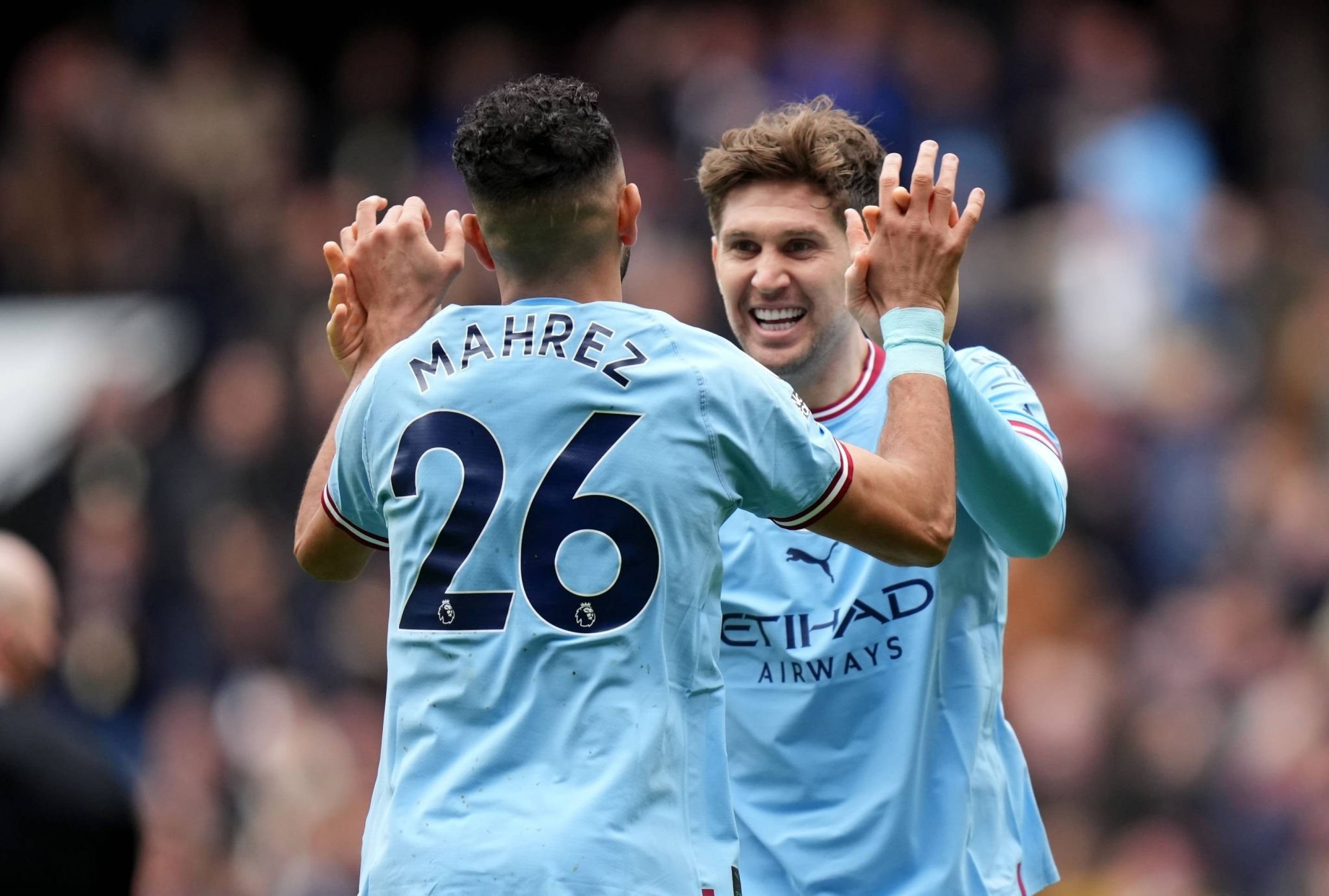 曼城击败利物浦,连胜势头不可阻挡 曼城击败利物浦,连胜势头不可阻挡