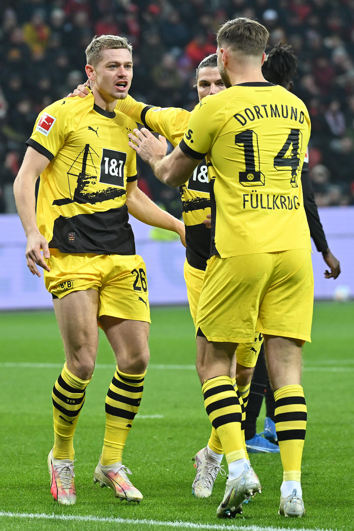 多特蒙德主场取胜,稳坐德甲榜首 多特蒙德主场取胜,稳坐德甲榜首