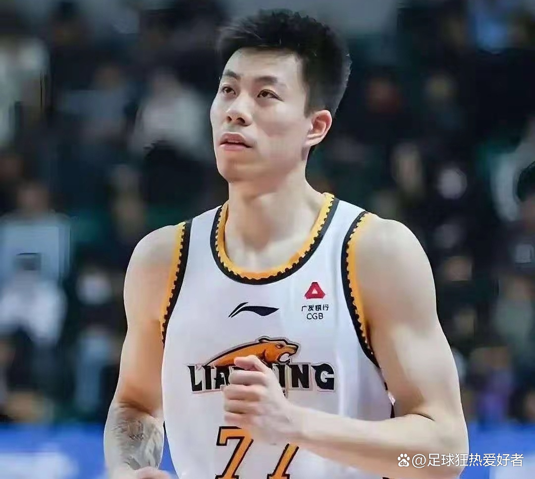 辽宁本钢男篮在主场迎战青岛鲨鱼队 辽宁本钢男篮在主场迎战青岛鲨鱼队