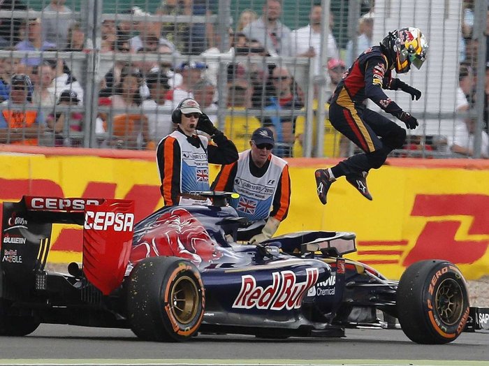 梅赛德斯完胜红牛二队,塞恩斯扛起全队的简单介绍 梅赛德斯完胜红牛二队,塞恩斯扛起全队的简单介绍